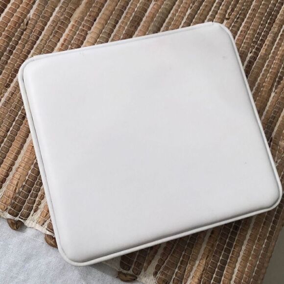 Bloomingdale's large leather rat necklace box white gold - Picture 2 of 5